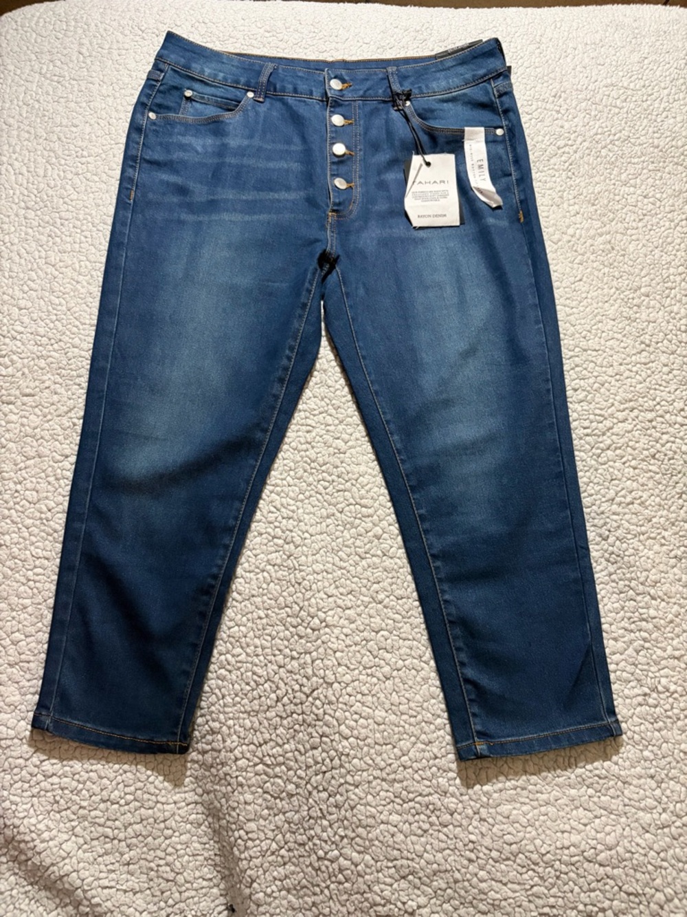 NWT Size 16/33 Tahari Emily Rayon Denim Mia Rise Button Fly Capri